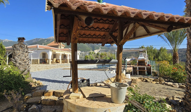 Odsprzedaż - Villa - Alcaucín - Inland