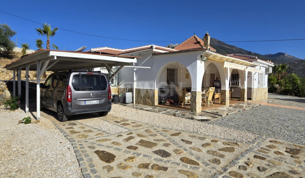 Odsprzedaż - Villa - Alcaucín - Inland