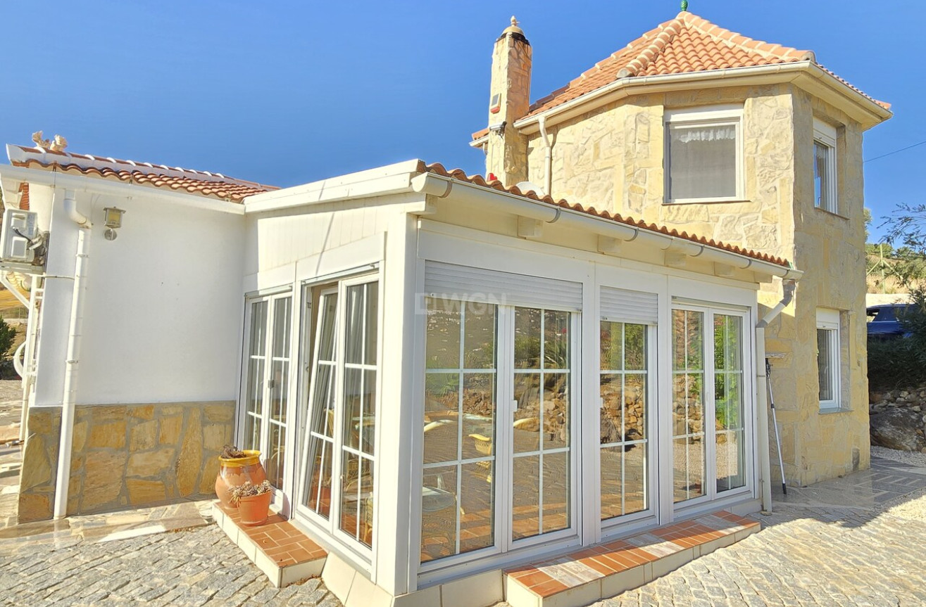 Odsprzedaż - Villa - Alcaucín - Inland