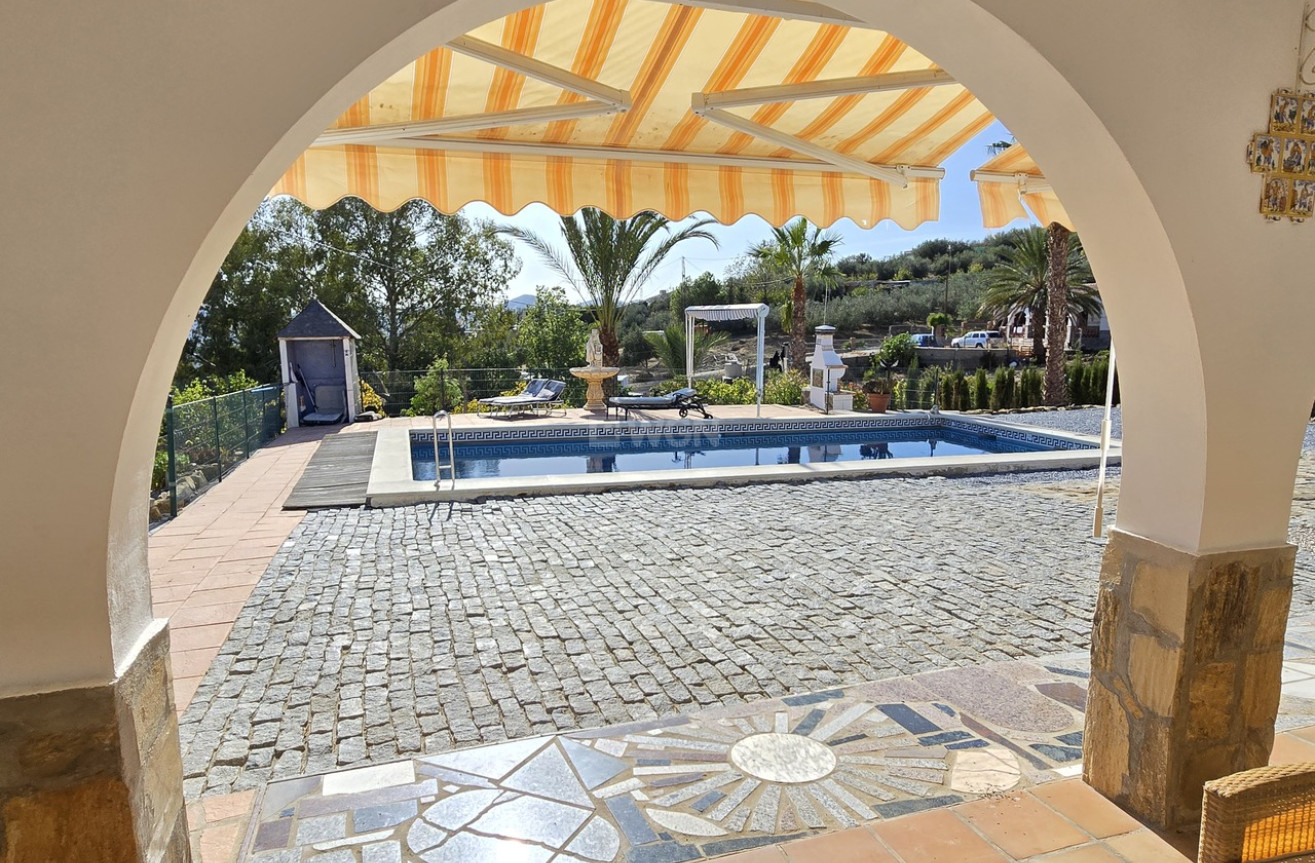 Odsprzedaż - Villa - Alcaucín - Inland