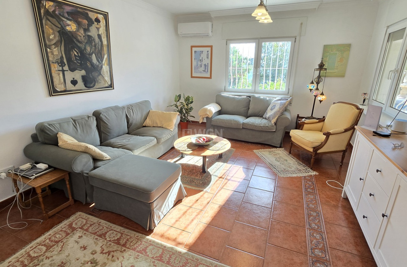 Odsprzedaż - Villa - Alcaucín - Inland