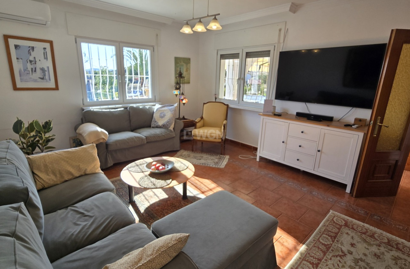 Odsprzedaż - Villa - Alcaucín - Inland