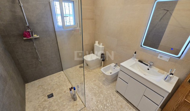 Odsprzedaż - Villa - Alcaucín - Inland