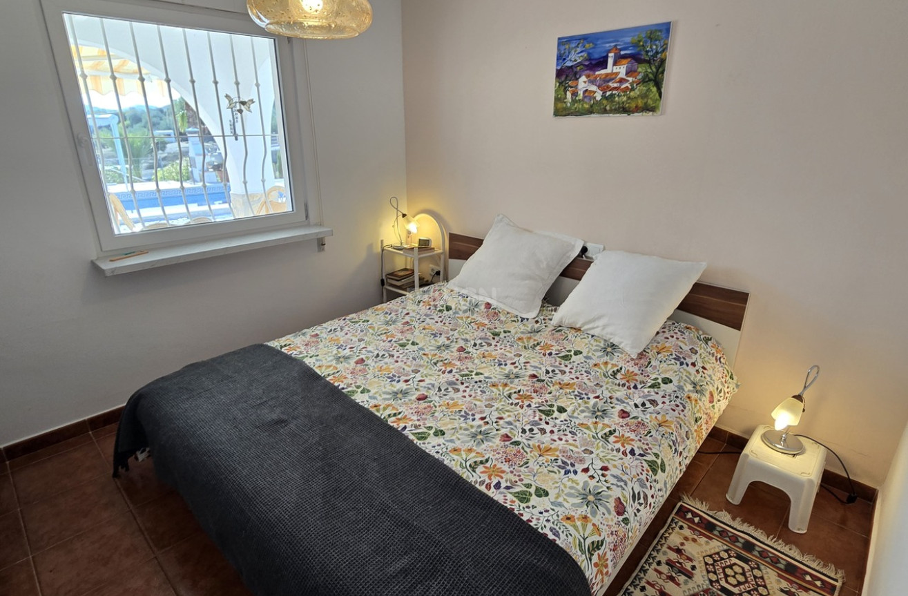 Odsprzedaż - Villa - Alcaucín - Inland