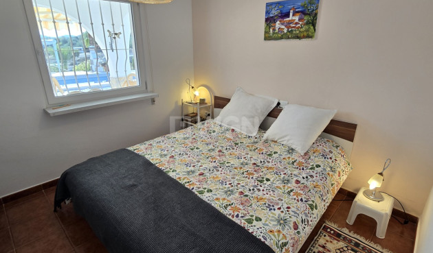 Odsprzedaż - Villa - Alcaucín - Inland