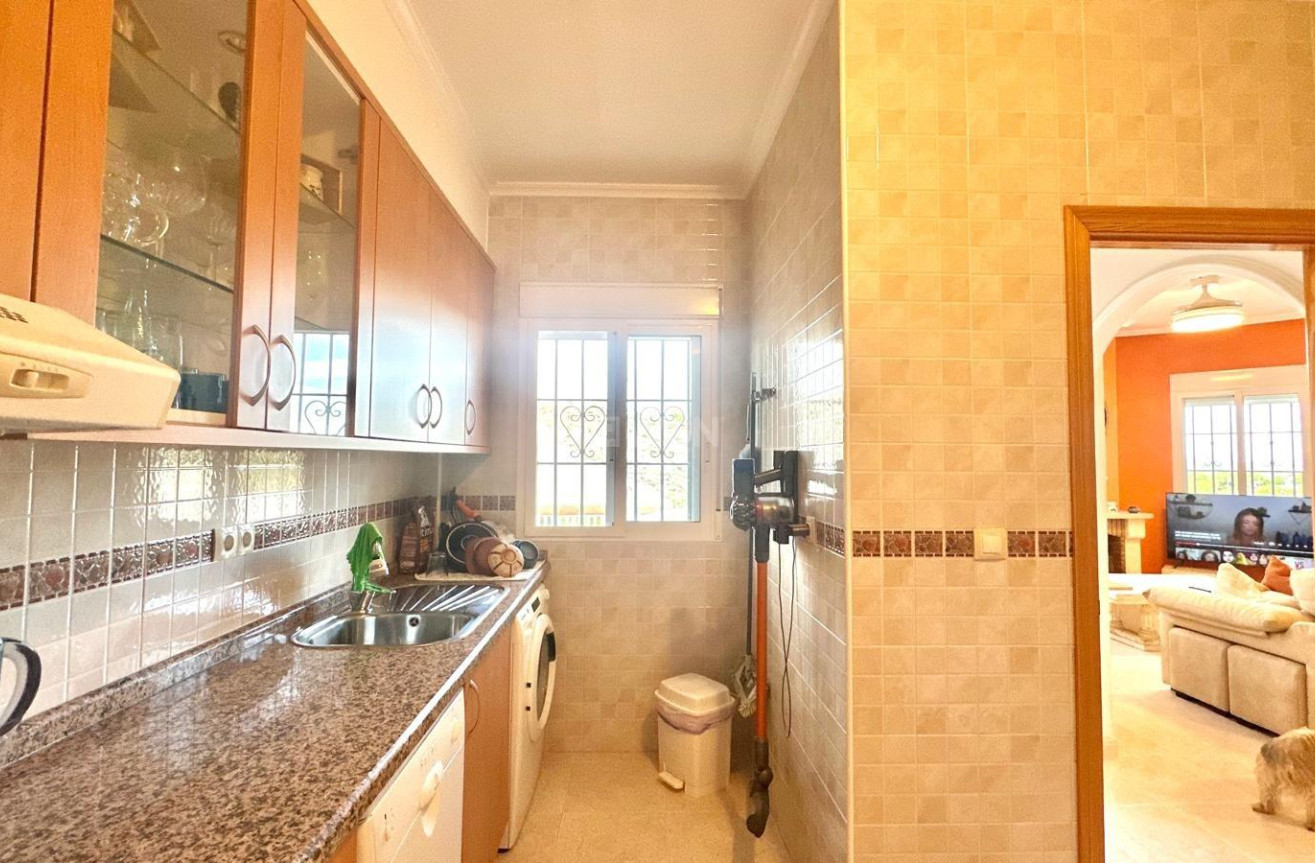 Odsprzedaż - Villa - Bigastro - Comunidad Valenciana