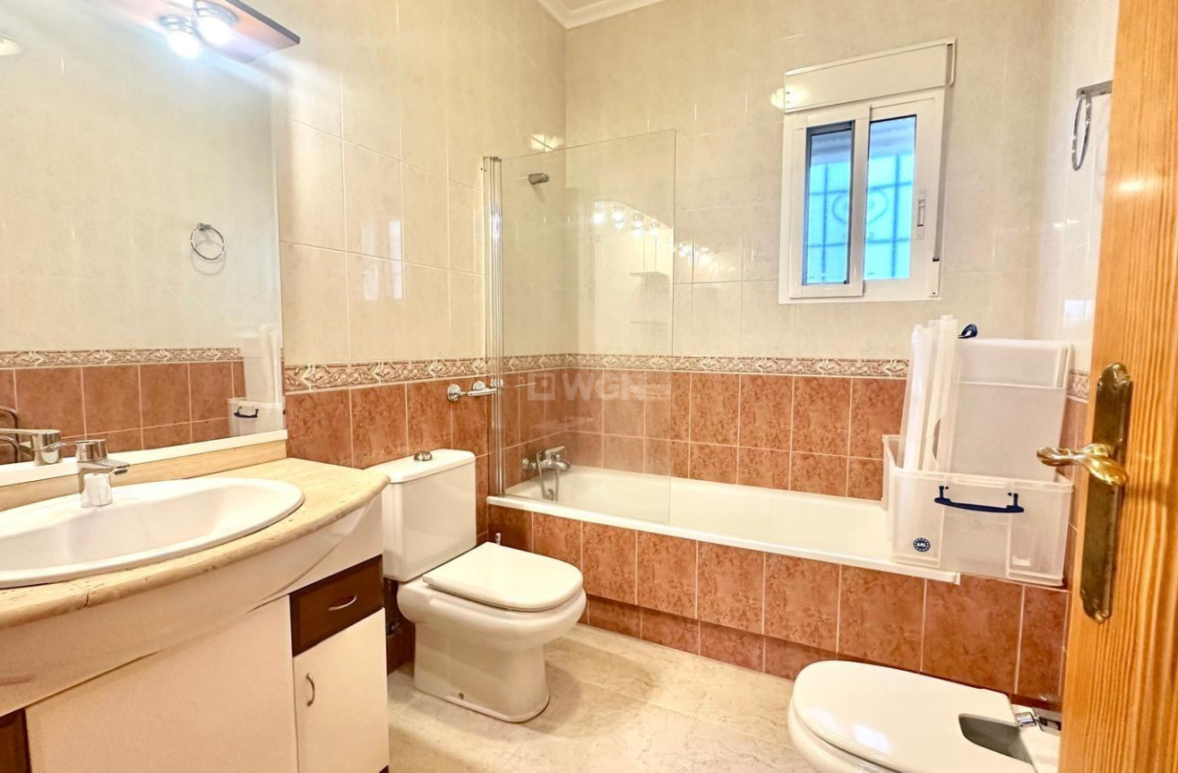 Odsprzedaż - Villa - Bigastro - Comunidad Valenciana