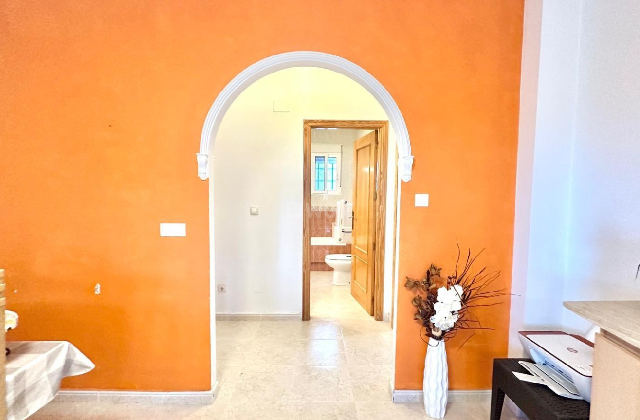 Odsprzedaż - Villa - Bigastro - Comunidad Valenciana