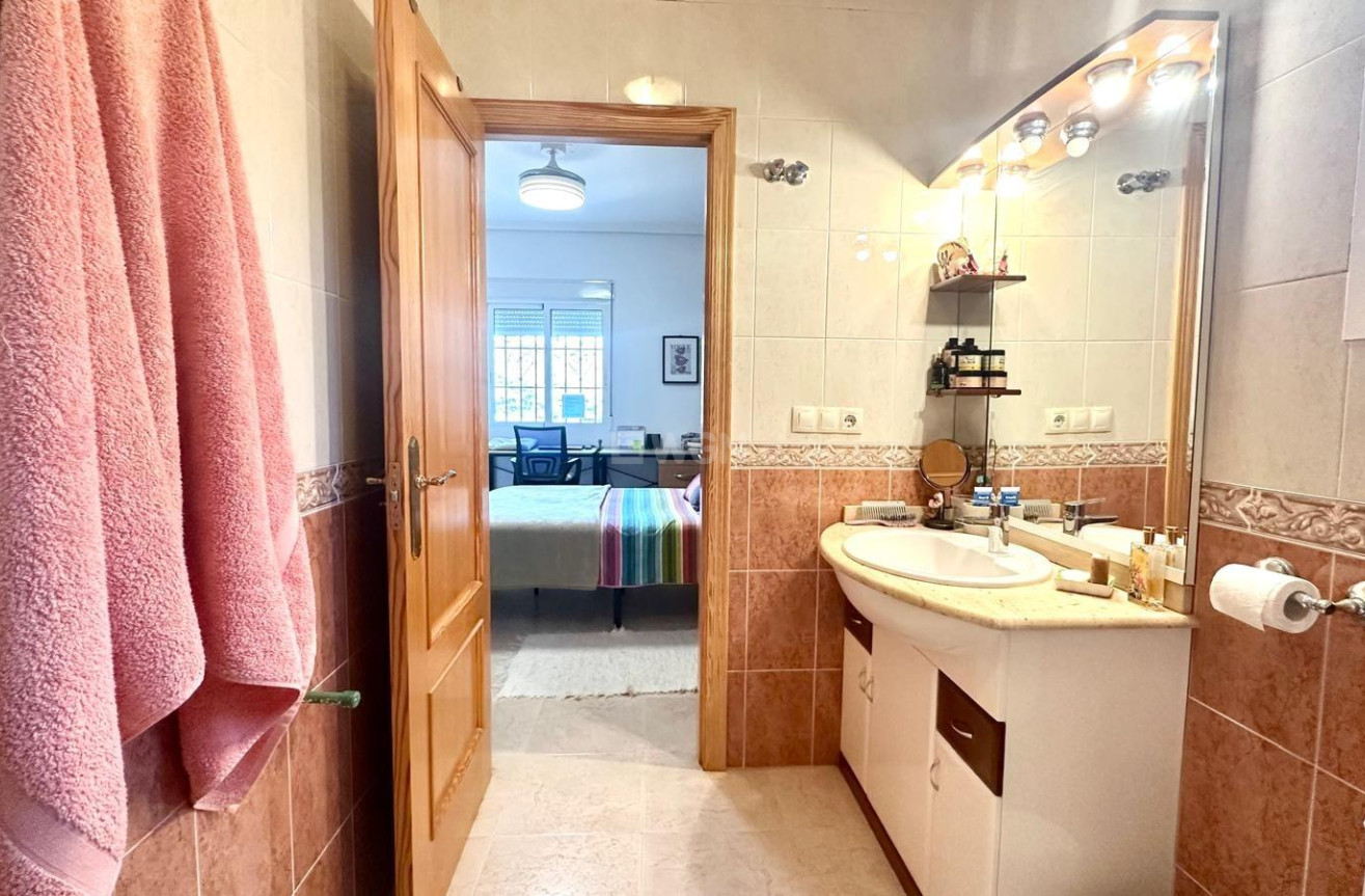 Odsprzedaż - Villa - Bigastro - Comunidad Valenciana