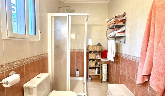 Odsprzedaż - Villa - Bigastro - Comunidad Valenciana