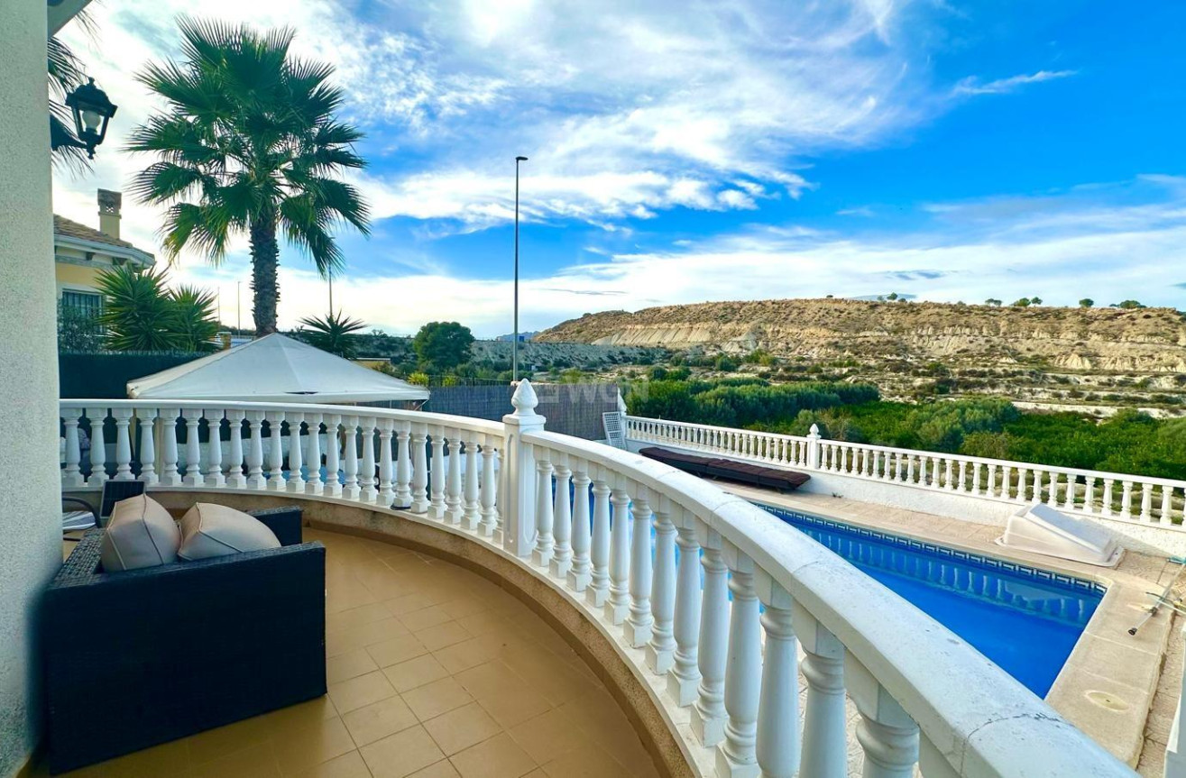 Odsprzedaż - Villa - Bigastro - Comunidad Valenciana