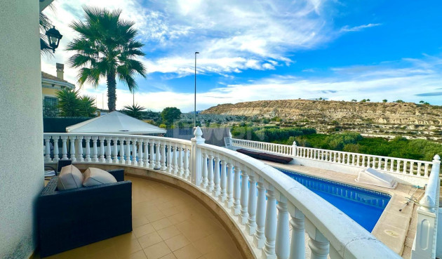 Odsprzedaż - Villa - Bigastro - Comunidad Valenciana