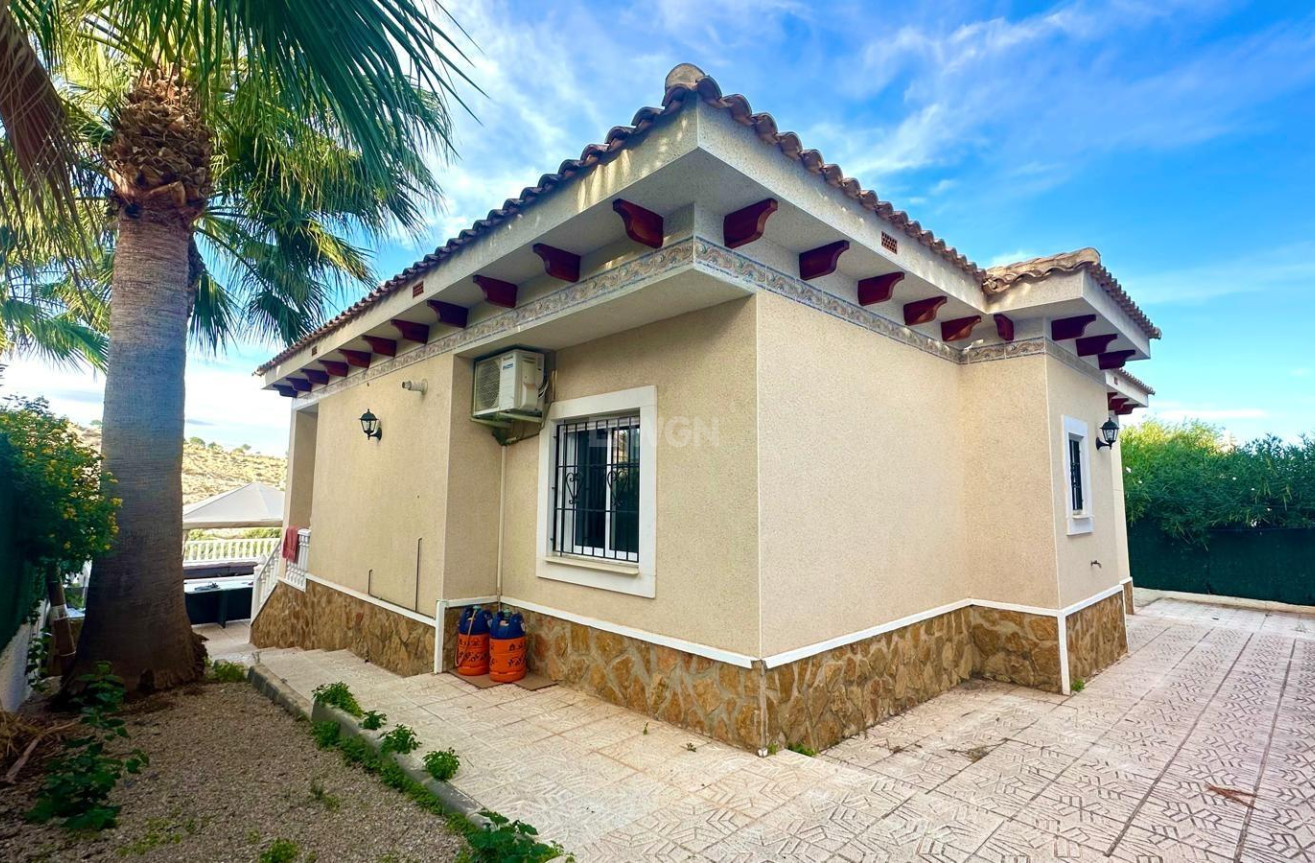 Odsprzedaż - Villa - Bigastro - Comunidad Valenciana