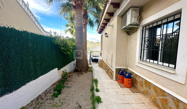 Odsprzedaż - Villa - Bigastro - Comunidad Valenciana