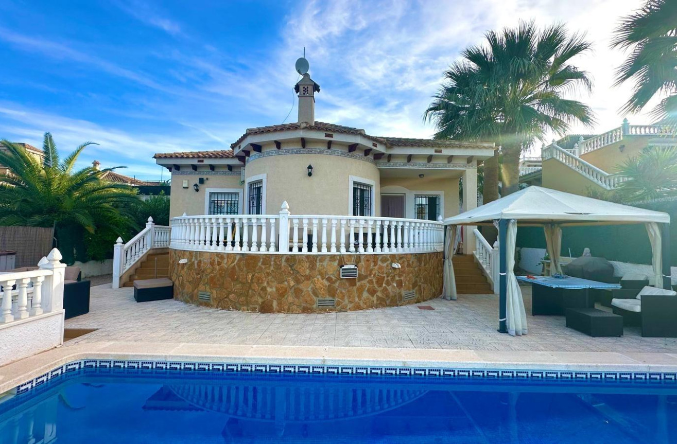 Odsprzedaż - Villa - Bigastro - Comunidad Valenciana