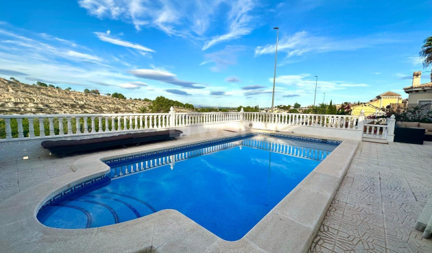 Odsprzedaż - Villa - Bigastro - Comunidad Valenciana