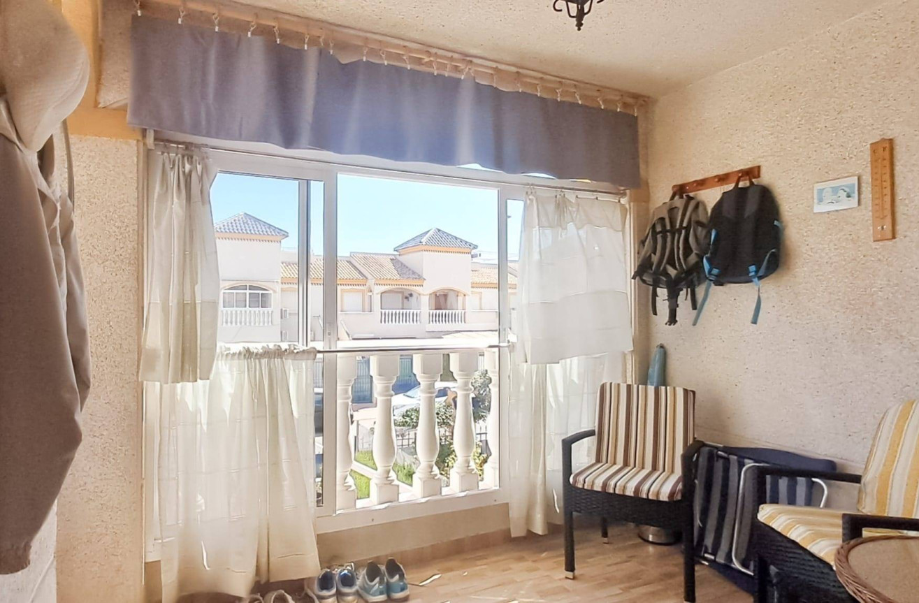 Odsprzedaż - Mieszkanie w bloku - Torrevieja - Parque Acuático - Sector 25