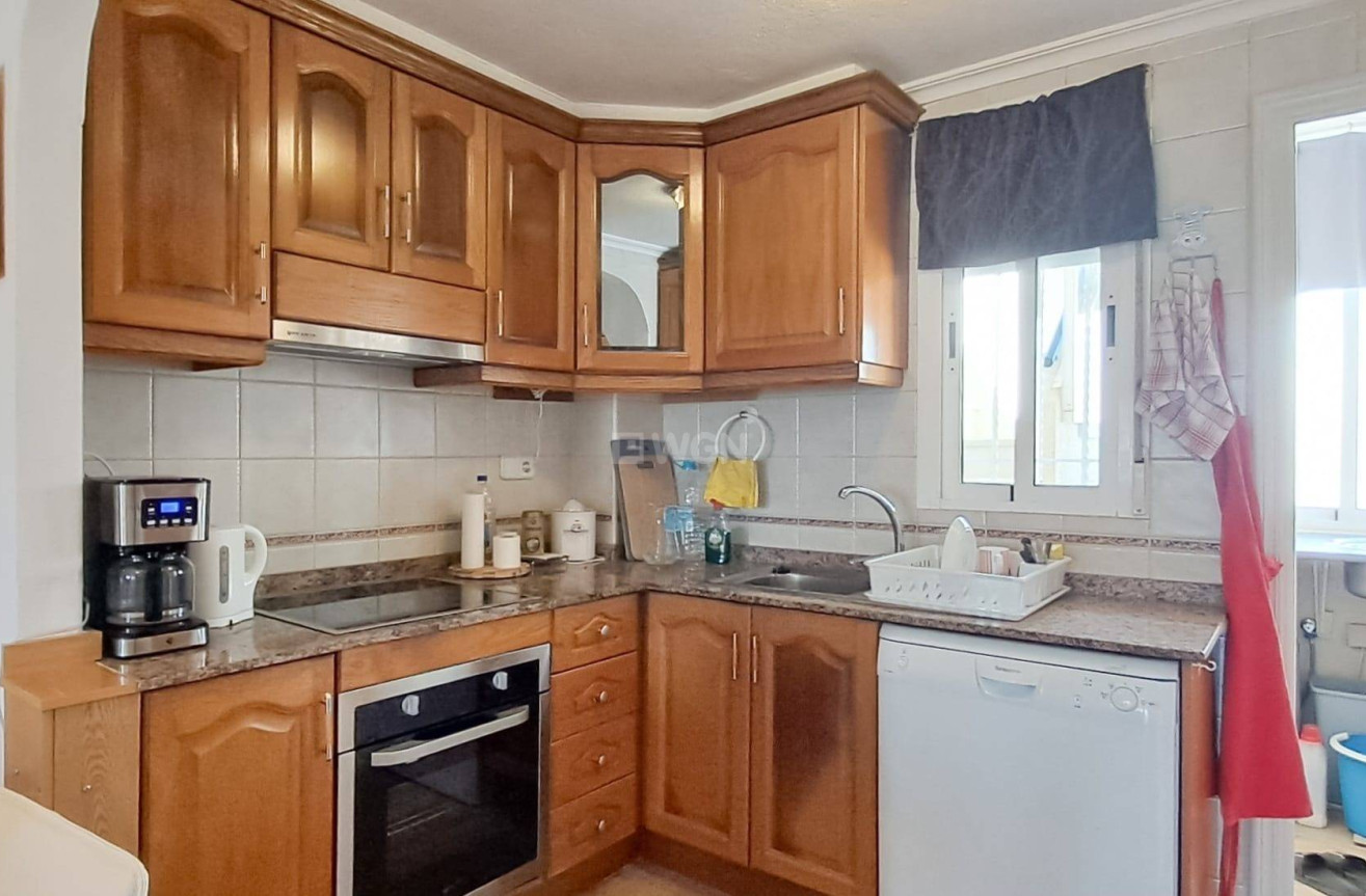 Odsprzedaż - Mieszkanie w bloku - Torrevieja - Parque Acuático - Sector 25