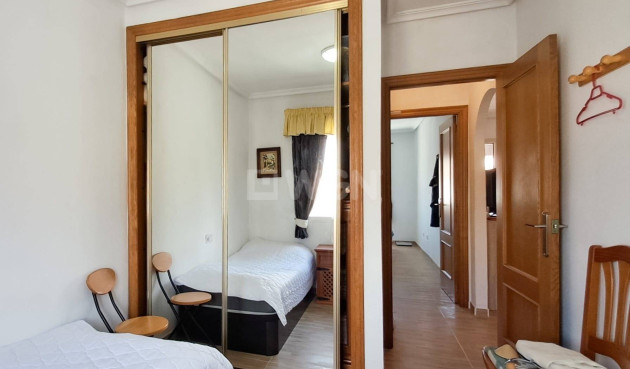 Odsprzedaż - Mieszkanie w bloku - Torrevieja - Parque Acuático - Sector 25