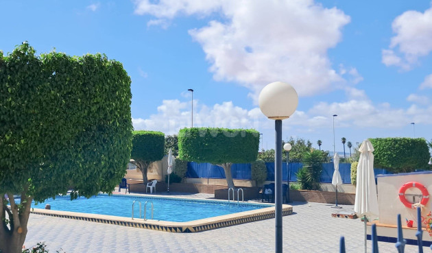 Odsprzedaż - Mieszkanie w bloku - Torrevieja - Parque Acuático - Sector 25