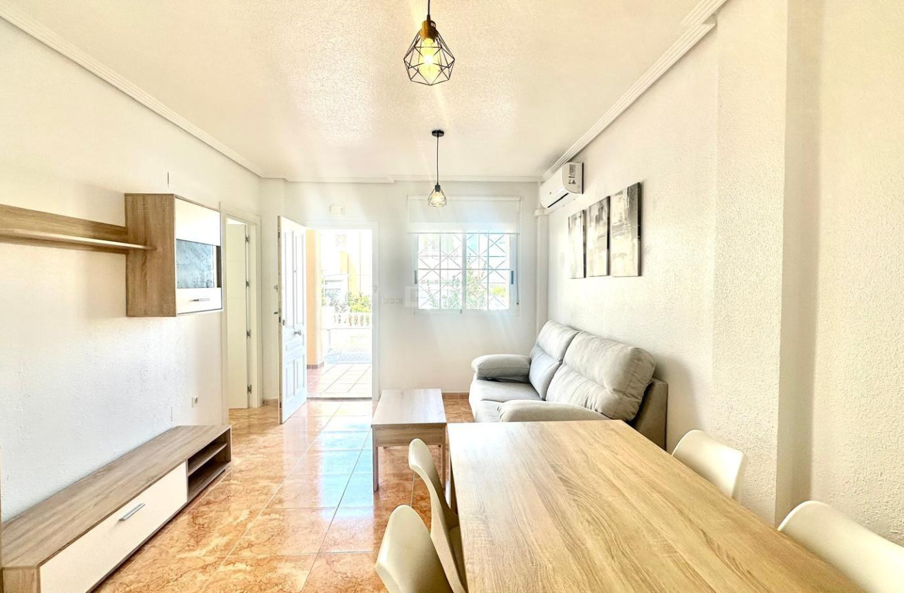 Odsprzedaż - Bungalow - Torrevieja - Playa de los Locos