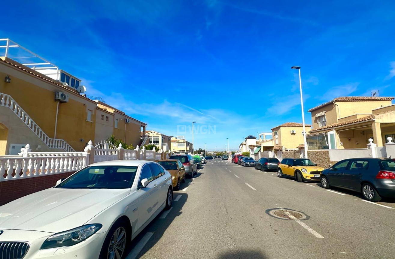 Odsprzedaż - Bungalow - Torrevieja - Playa de los Locos