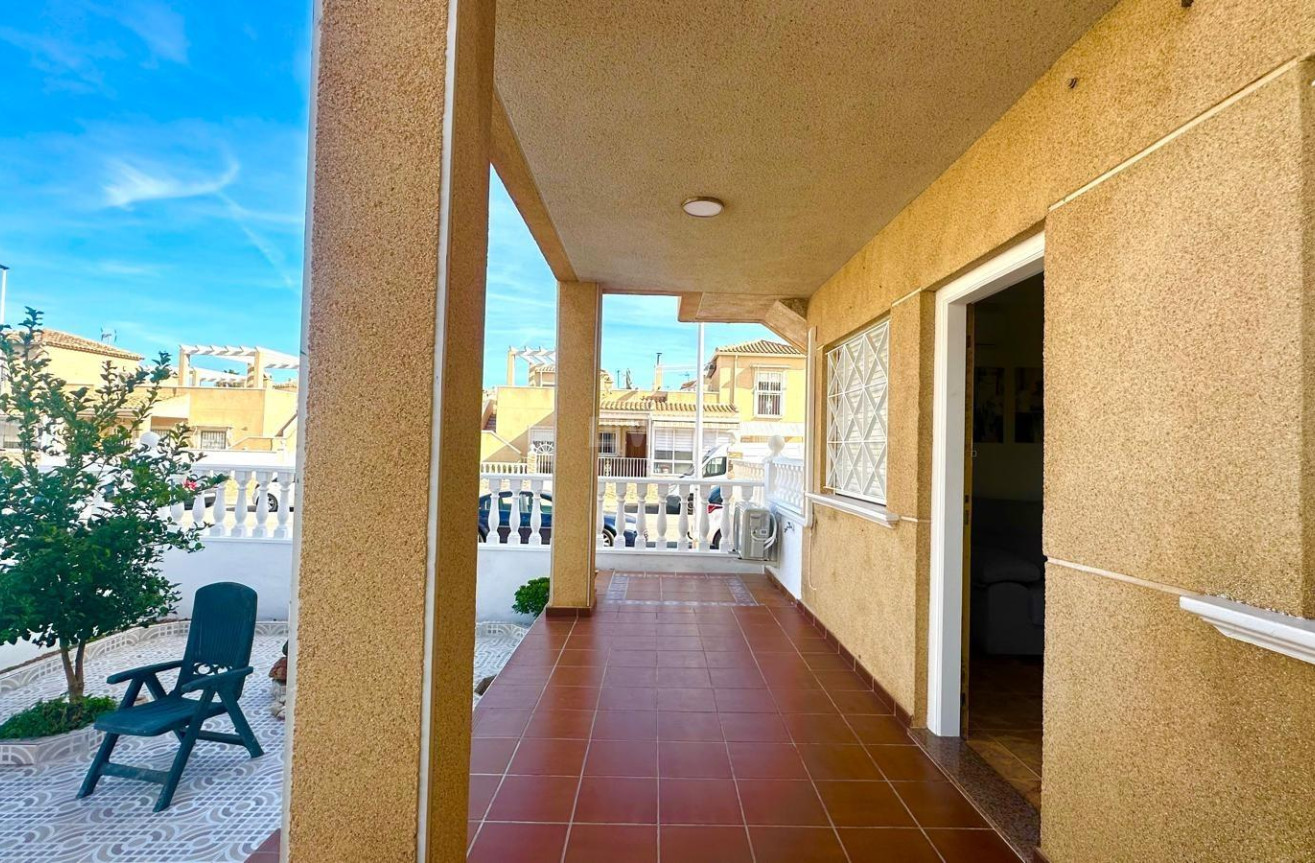 Odsprzedaż - Bungalow - Torrevieja - Playa de los Locos