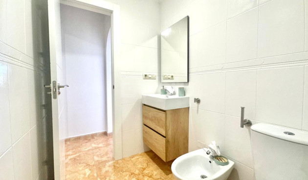 Odsprzedaż - Bungalow - Torrevieja - Playa de los Locos