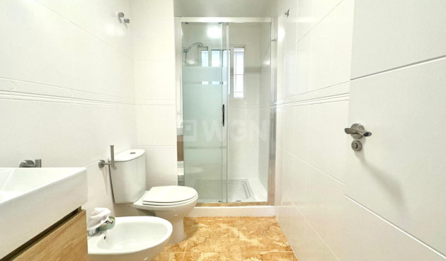 Odsprzedaż - Bungalow - Torrevieja - Playa de los Locos