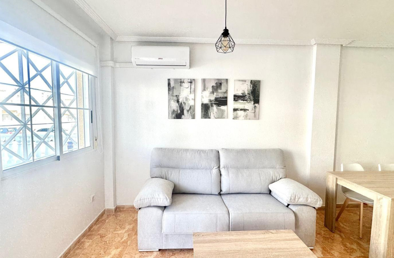 Odsprzedaż - Bungalow - Torrevieja - Playa de los Locos