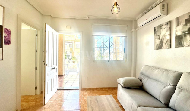 Odsprzedaż - Bungalow - Torrevieja - Playa de los Locos
