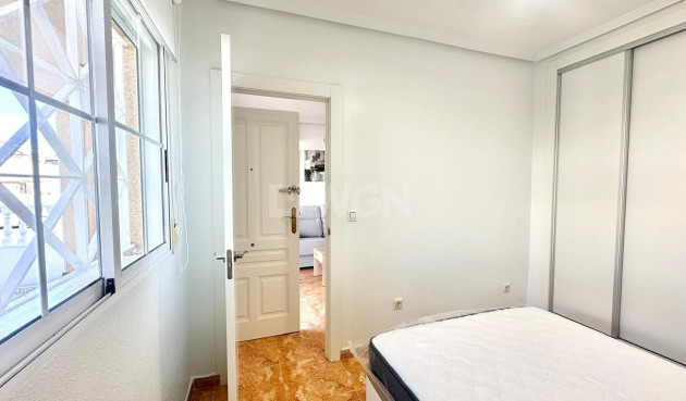 Odsprzedaż - Bungalow - Torrevieja - Playa de los Locos