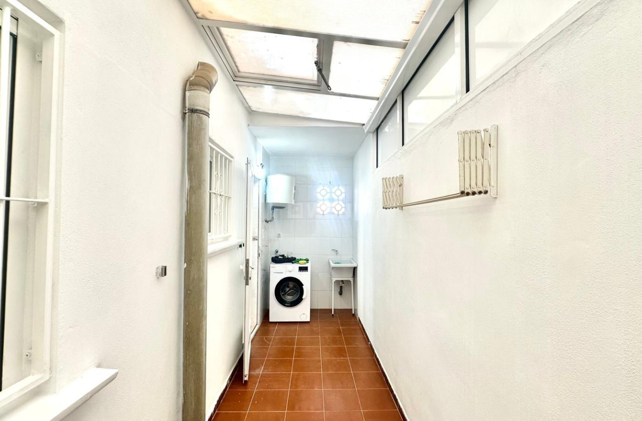 Odsprzedaż - Bungalow - Torrevieja - Playa de los Locos