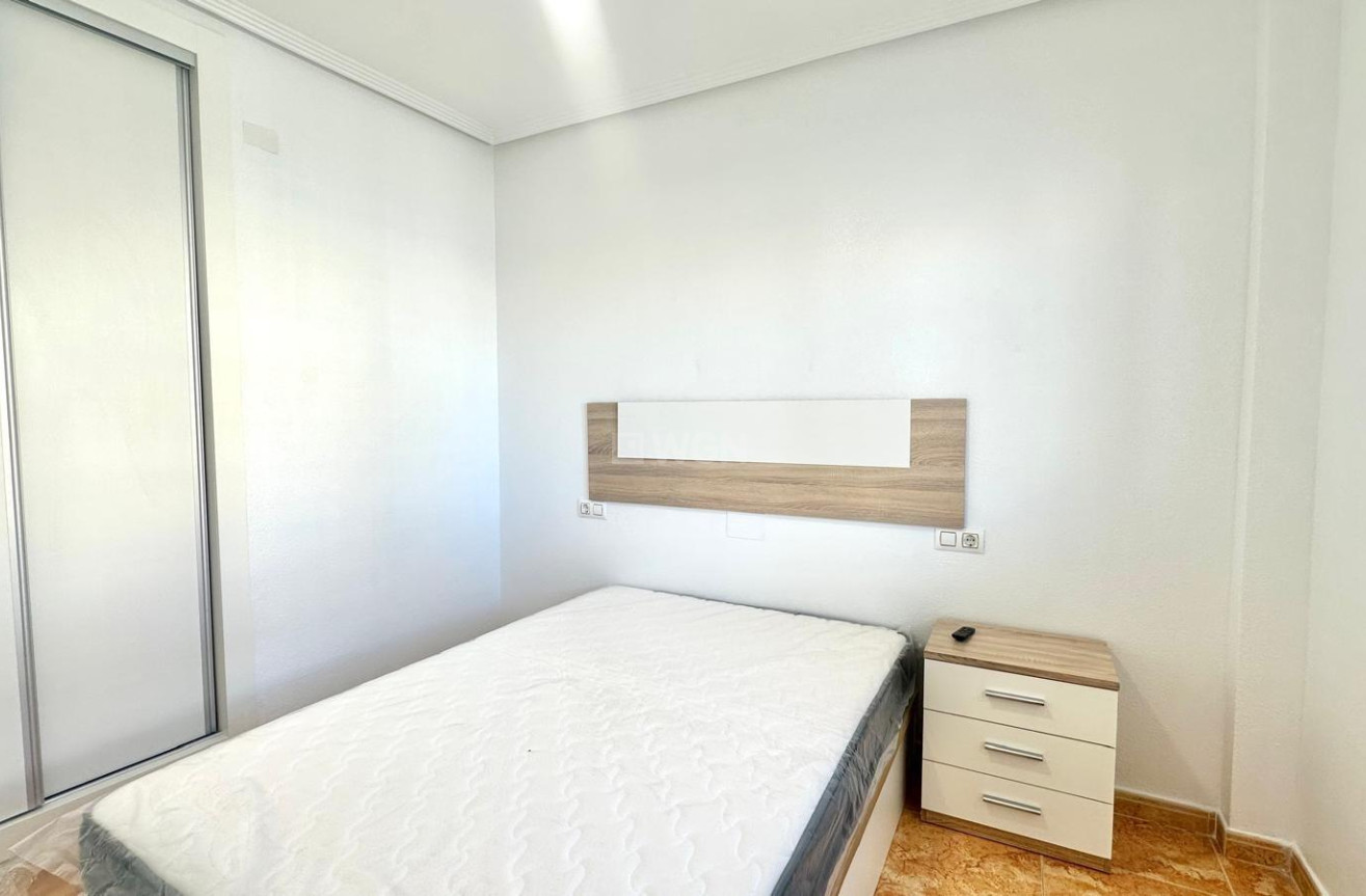 Odsprzedaż - Bungalow - Torrevieja - Playa de los Locos