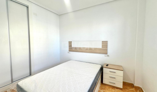 Odsprzedaż - Bungalow - Torrevieja - Playa de los Locos