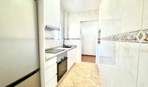 Odsprzedaż - Bungalow - Torrevieja - Playa de los Locos