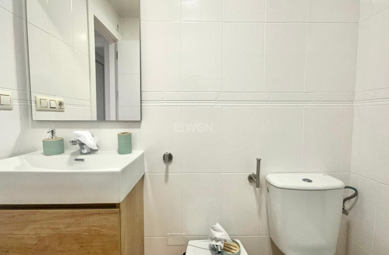 Odsprzedaż - Bungalow - Torrevieja - Playa de los Locos