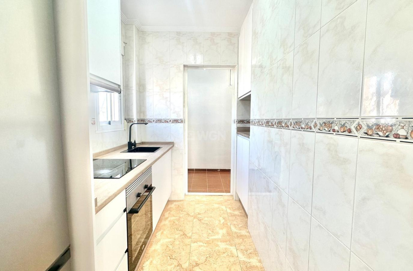 Odsprzedaż - Bungalow - Torrevieja - Playa de los Locos