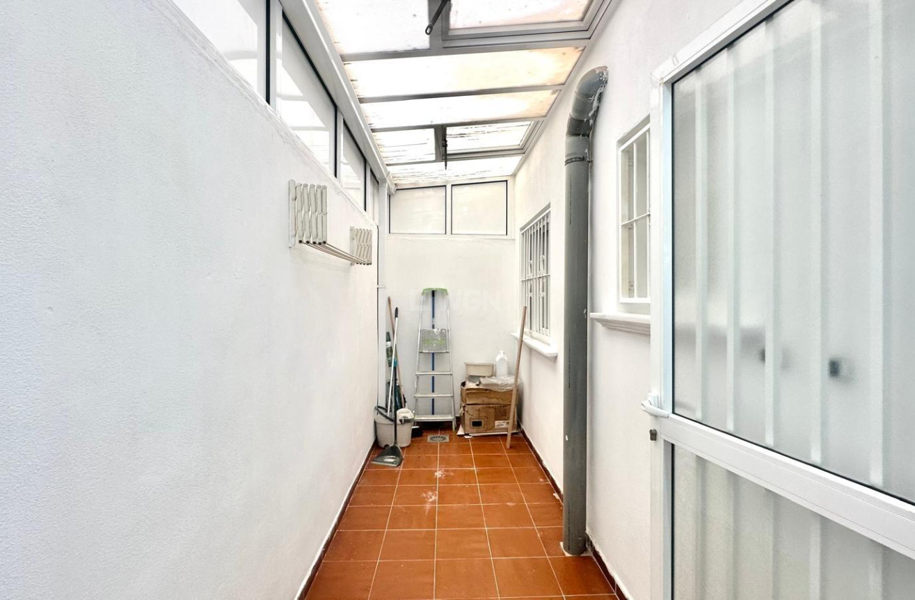 Odsprzedaż - Bungalow - Torrevieja - Playa de los Locos