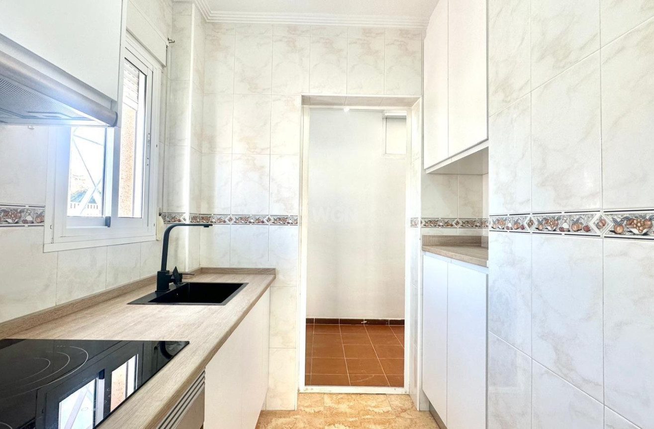 Odsprzedaż - Bungalow - Torrevieja - Playa de los Locos