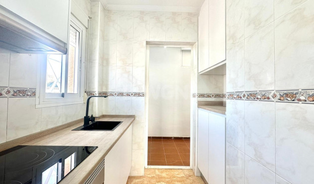 Odsprzedaż - Bungalow - Torrevieja - Playa de los Locos