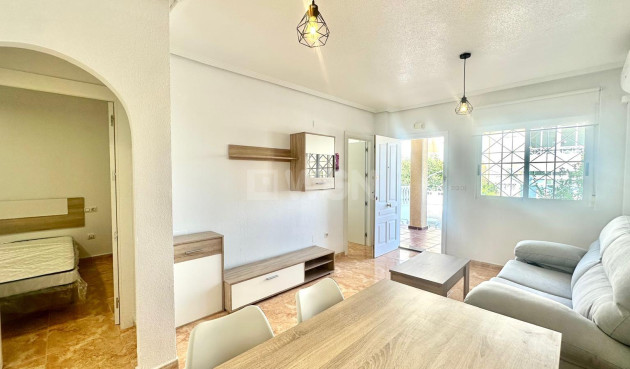 Odsprzedaż - Bungalow - Torrevieja - Playa de los Locos