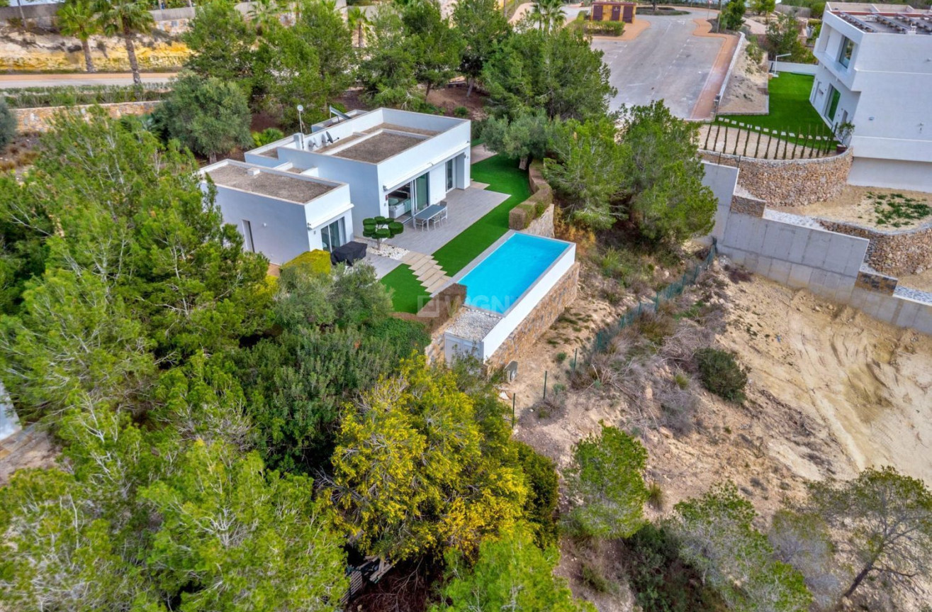 Odsprzedaż - Villa - Orihuela - Las Colinas Golf