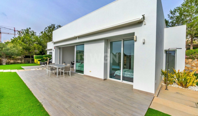 Odsprzedaż - Villa - Orihuela - Las Colinas Golf