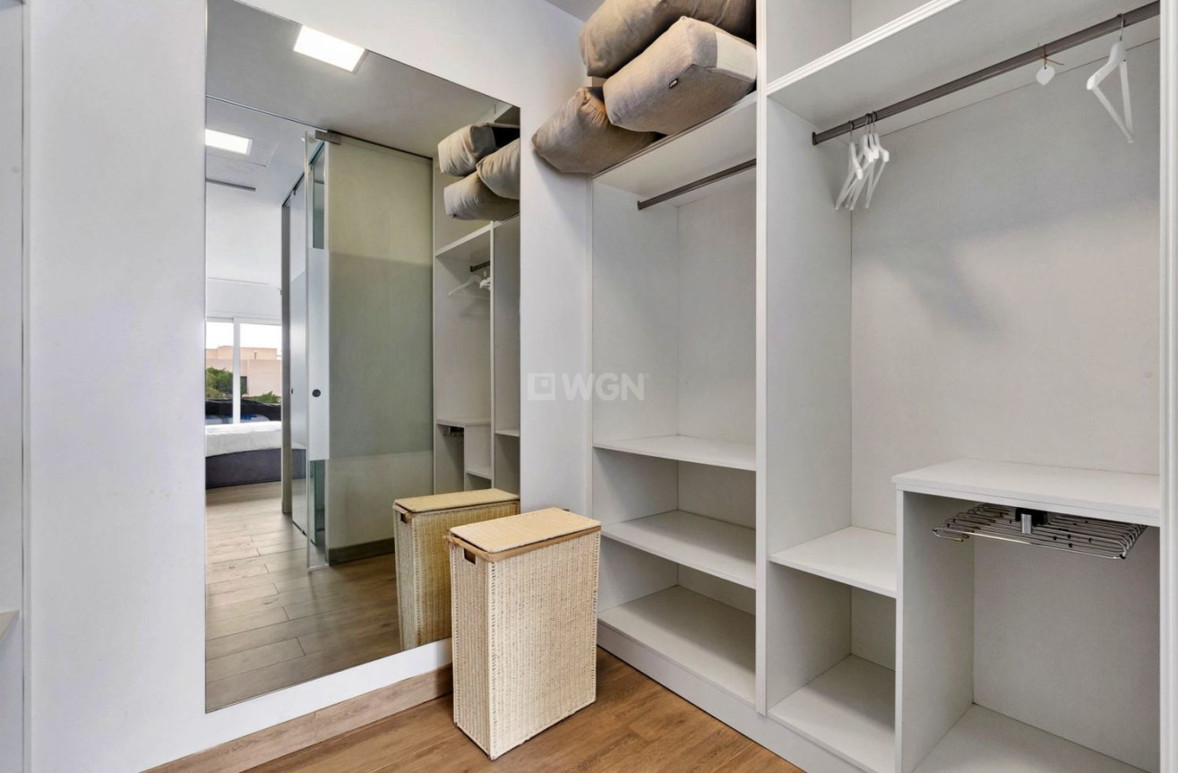 Odsprzedaż - Villa - Orihuela - Las Colinas Golf