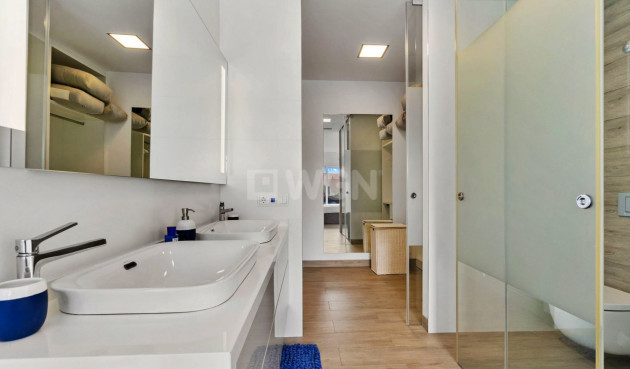 Odsprzedaż - Villa - Orihuela - Las Colinas Golf