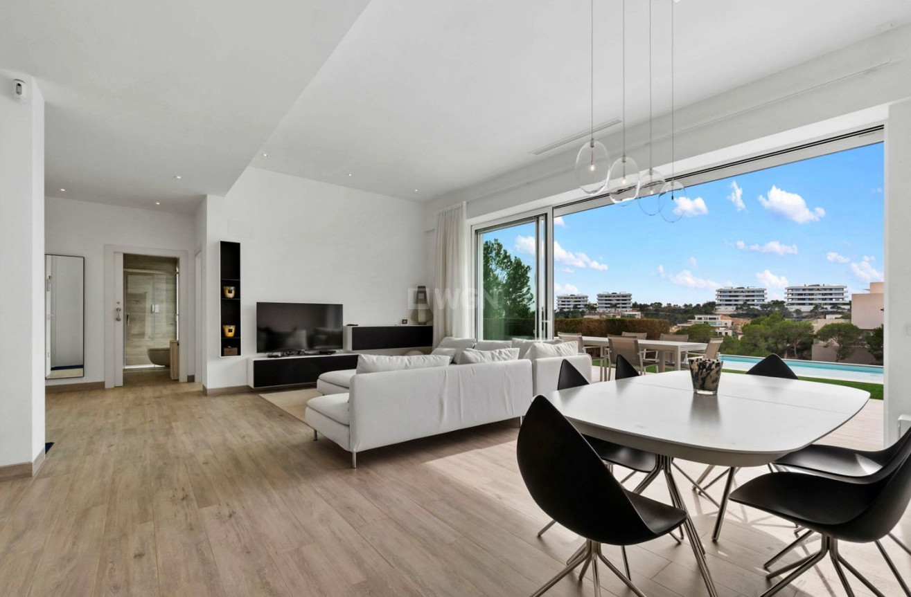 Odsprzedaż - Villa - Orihuela - Las Colinas Golf