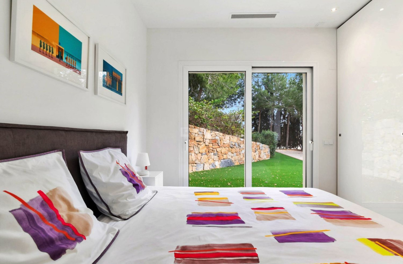 Odsprzedaż - Villa - Orihuela - Las Colinas Golf