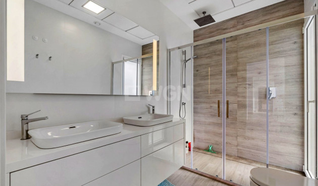 Odsprzedaż - Villa - Orihuela - Las Colinas Golf