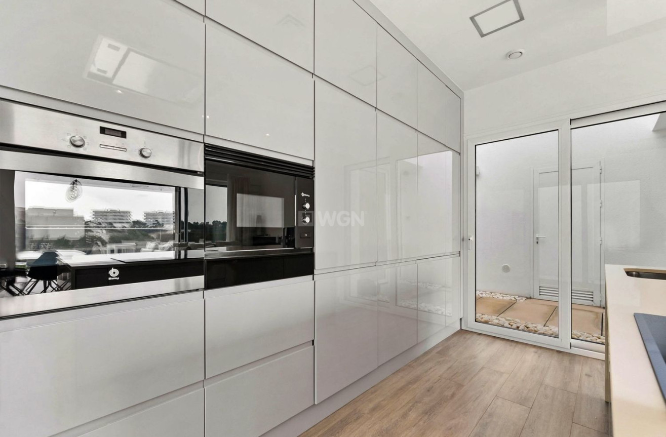 Odsprzedaż - Villa - Orihuela - Las Colinas Golf